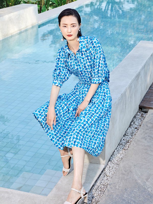 贵姿女装2022春夏季蓝色波点连衣裙