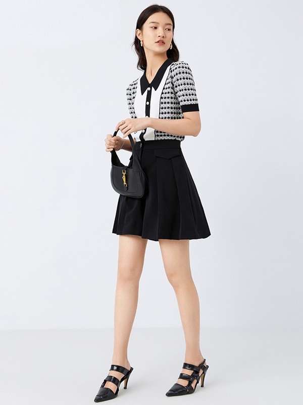 衣莱尔女装2022春夏季白色格子针织衫