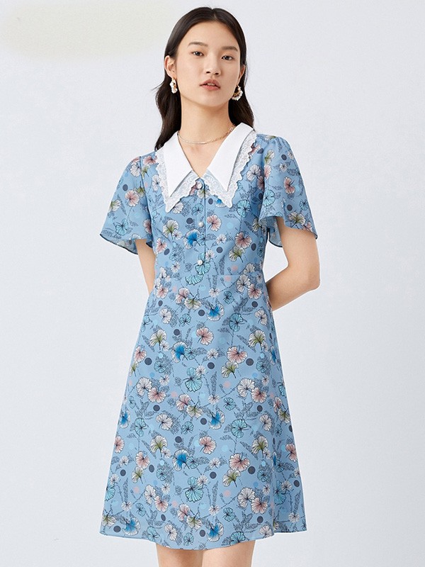 衣莱尔女装2022春夏季蓝色印花连衣裙