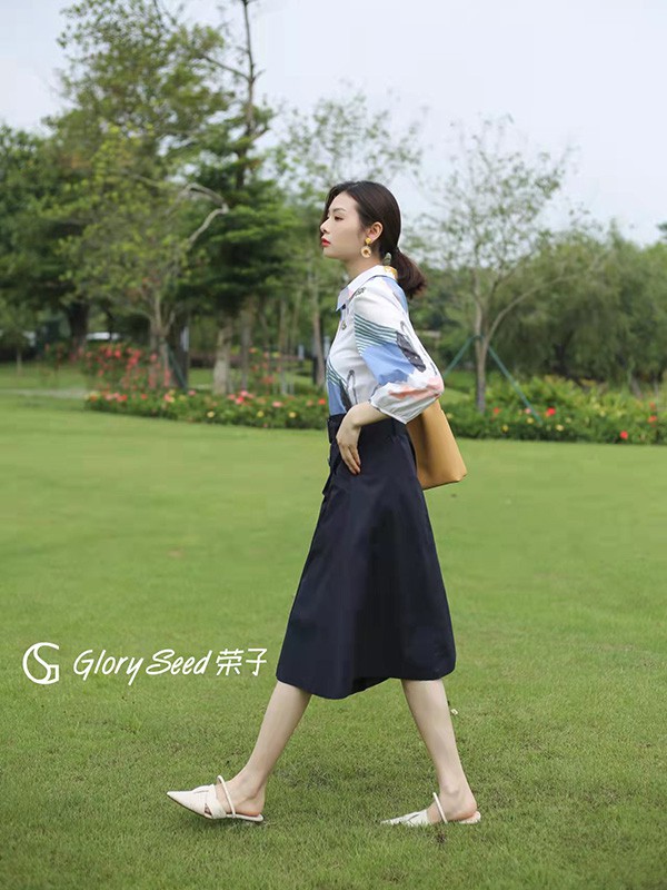 荣子2022春夏季白色印花衬衫