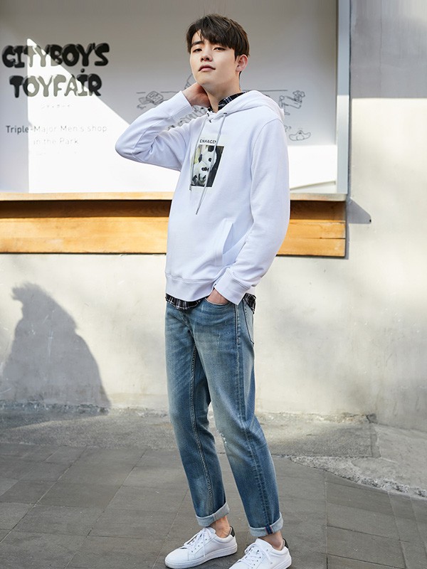 杰克琼斯男装2022春夏季白色印花卫衣