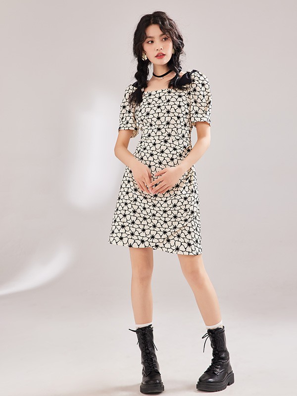 CHICHY女装2022春夏季