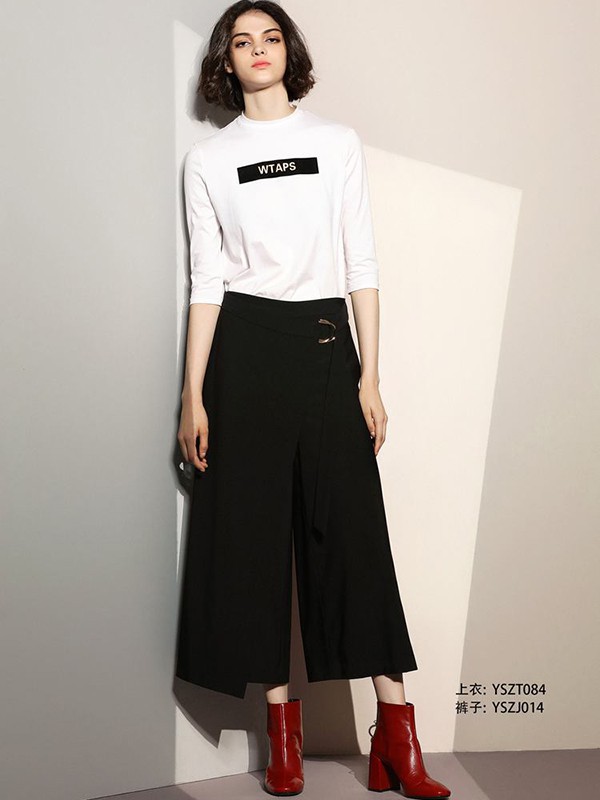 爱凡西女装2022春夏季白色印花T恤