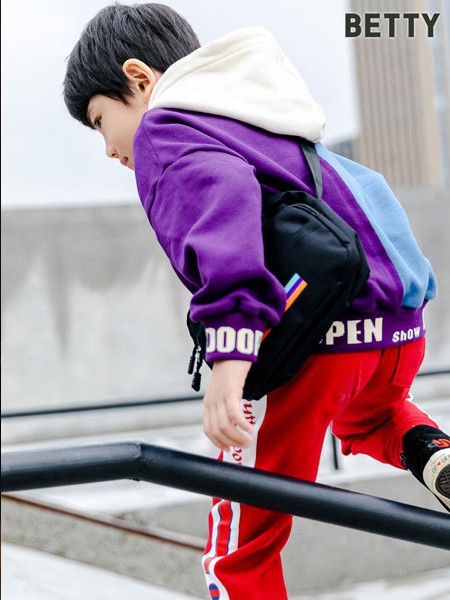 贝蒂小羊2021秋冬季紫色字母外套