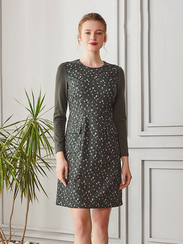 蒙迪爱尔2022春夏季墨绿色波点连衣裙