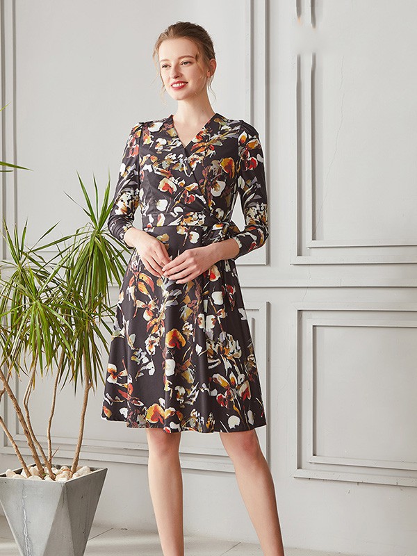 蒙迪爱尔2022春夏季黑色印花连衣裙