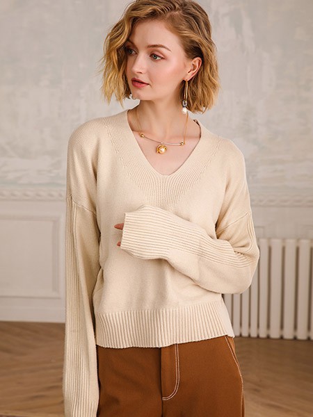 艺诗2021秋冬季米色针织衫