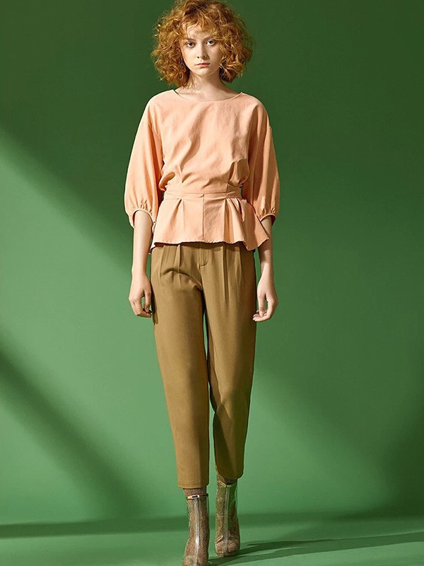 纷漫2022春夏季裸色上衣