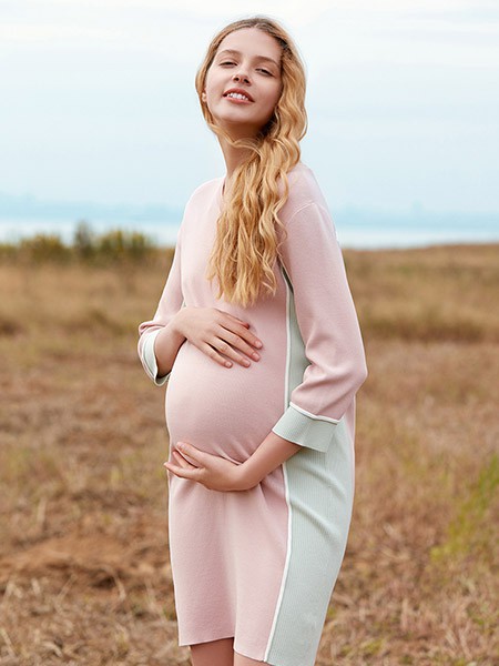 快乐屋女装2022春夏季拼色连衣裙