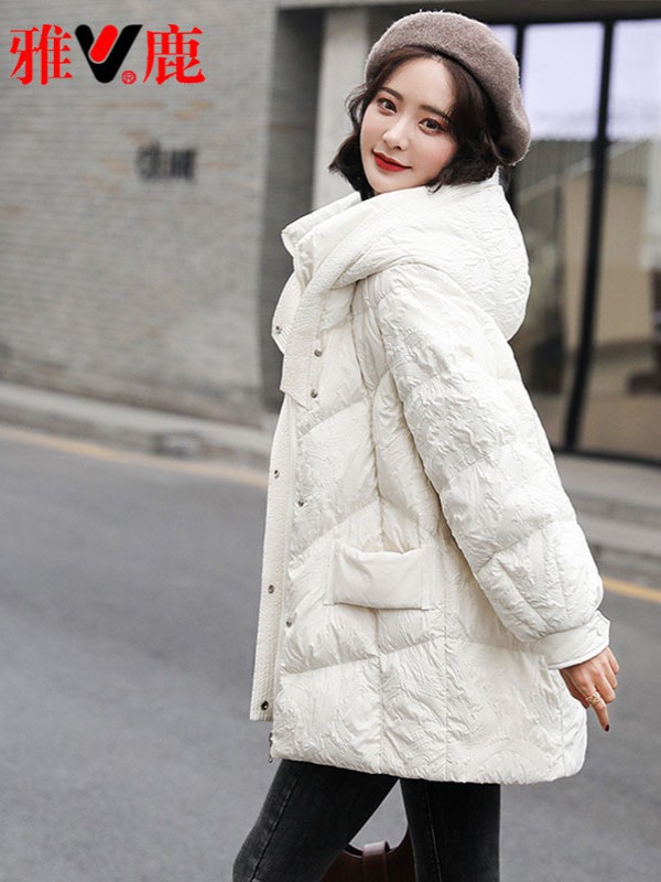 雅鹿女装2021秋冬季白色羽绒服