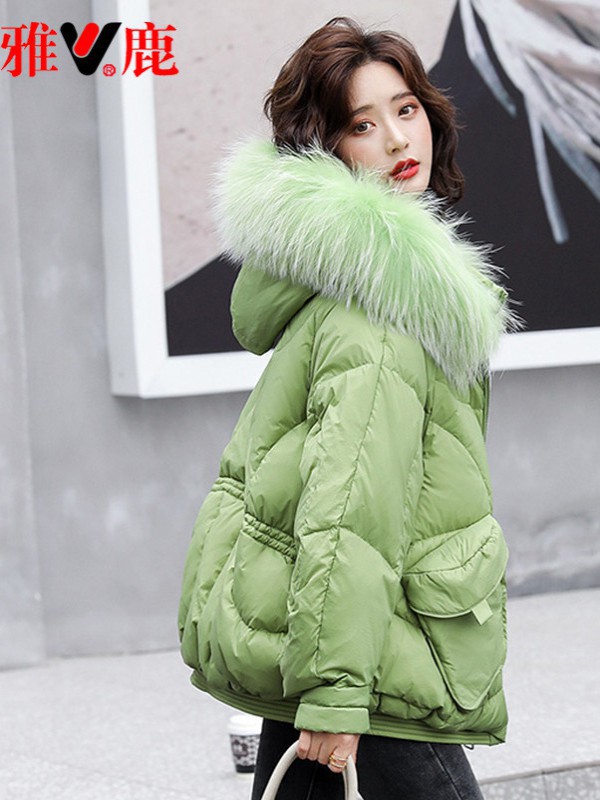雅鹿女装2021秋冬季绿色羽绒服