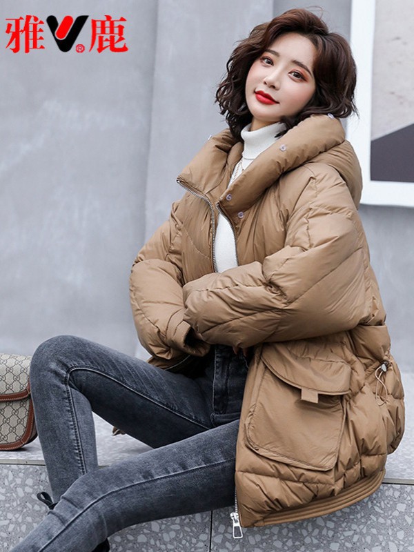 雅鹿女装2021秋冬季卡其色羽绒服