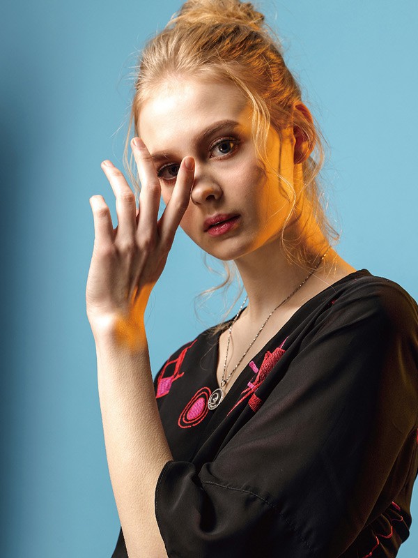 三布居女装2022春夏季黑色T恤