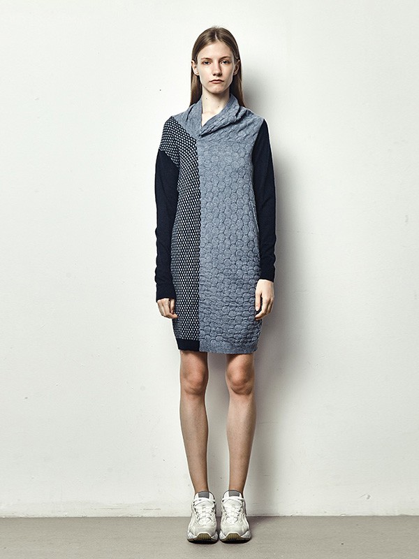 德诗女装2021秋冬季拼色连衣裙