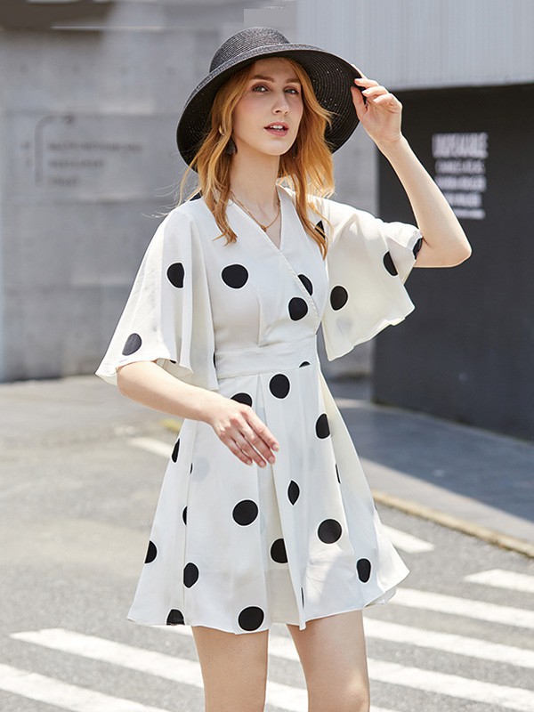 J.COCO女装2022春夏季白色连衣裙