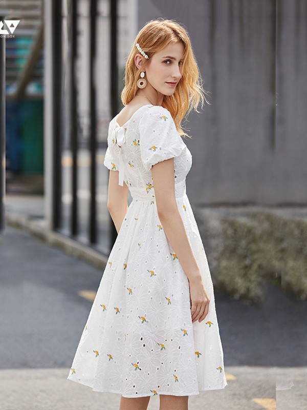 J.COCO女装2022春夏季白色连衣裙