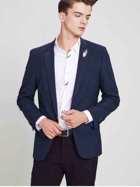 佐纳利2021秋冬季藏蓝色西装