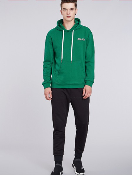 佐纳利2021秋冬季绿色卫衣