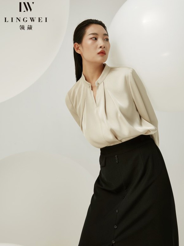 领葳2021秋冬季黑色包臀裙