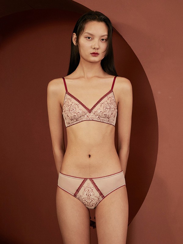 遐内衣2022春夏季白色时尚内衣