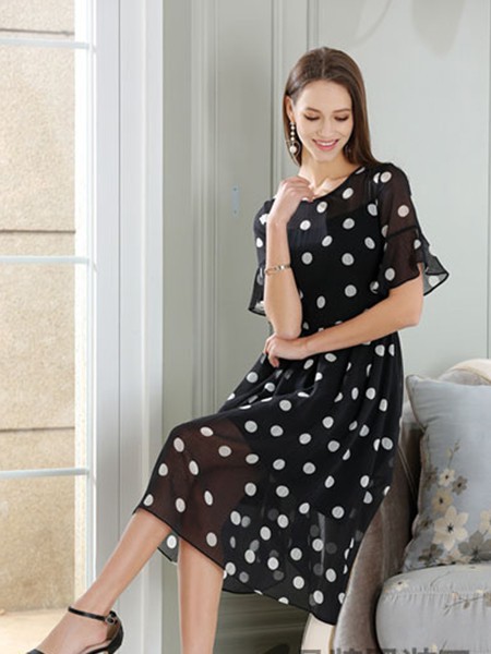 娜璐多2022春夏季黑色连衣裙