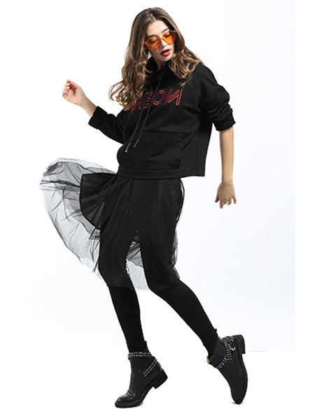 简姿女装2022春夏季黑色T恤