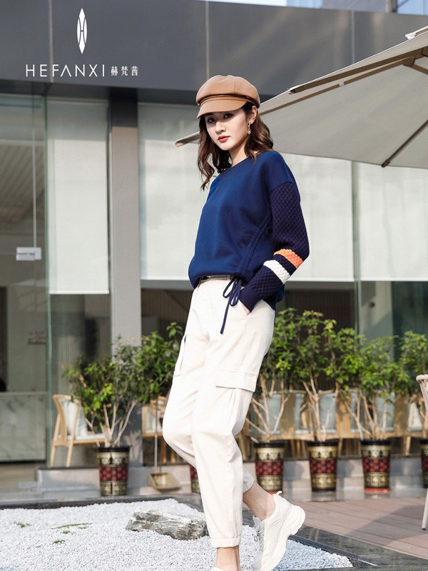 赫梵茜2021秋冬季白色长裤