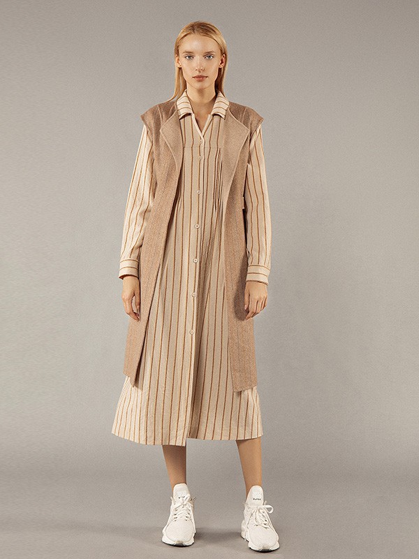 柯妮丝麗女装2021秋冬季卡其色衬衫裙