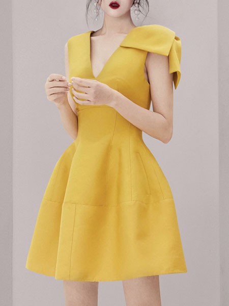 碧婷2022春夏季黄色连衣裙