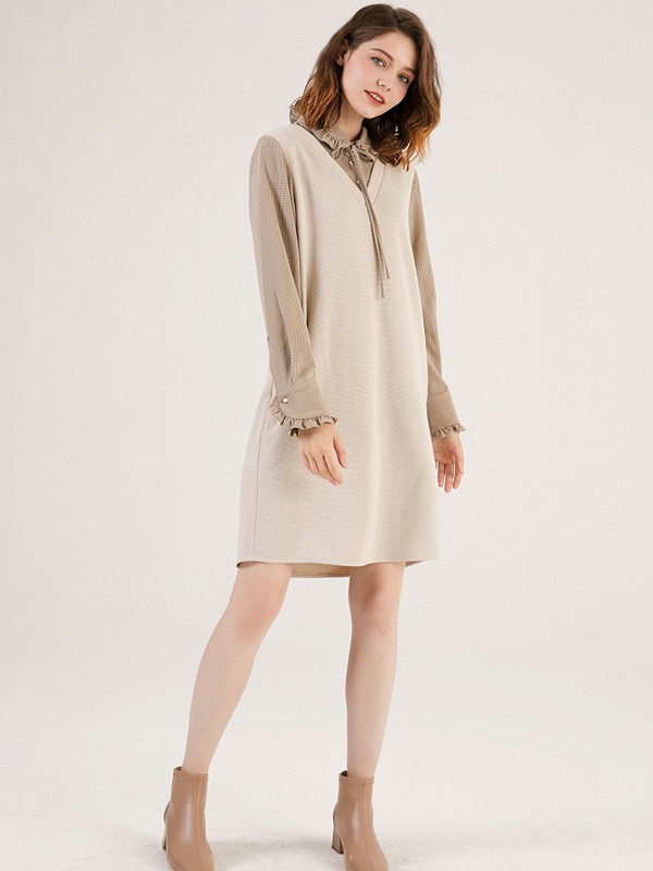 洛米唯娅2021秋冬季米色连衣裙