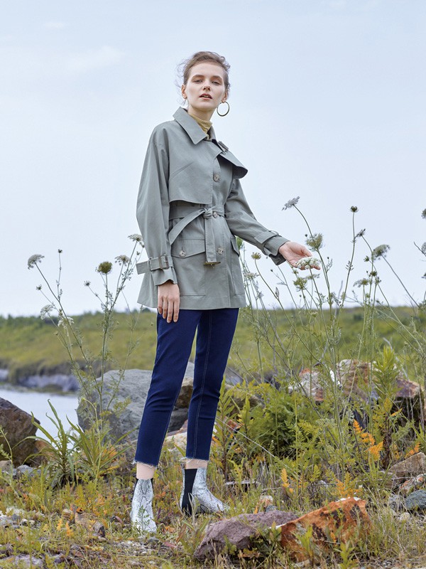 木茜格2021秋冬季灰色风衣