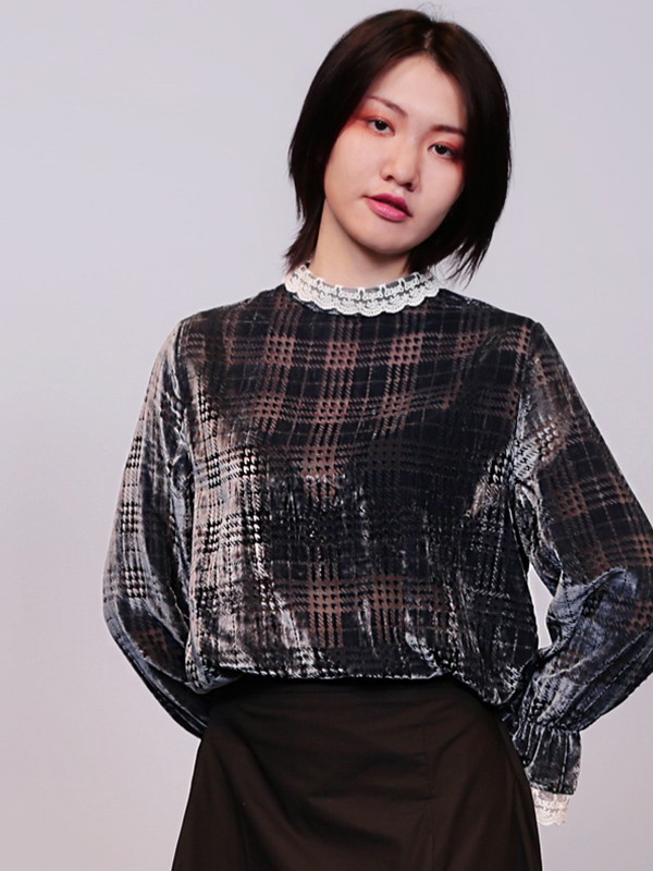 依桂瑗2022春夏季黑色上衣