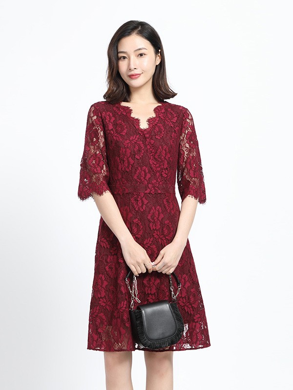 玳莎女装2021秋冬季酒红色连衣裙