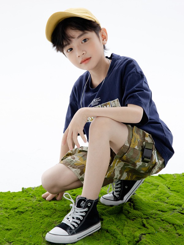 续物童装2022春夏季藏蓝色T恤