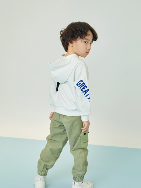 贝甜2022春夏季白色外套