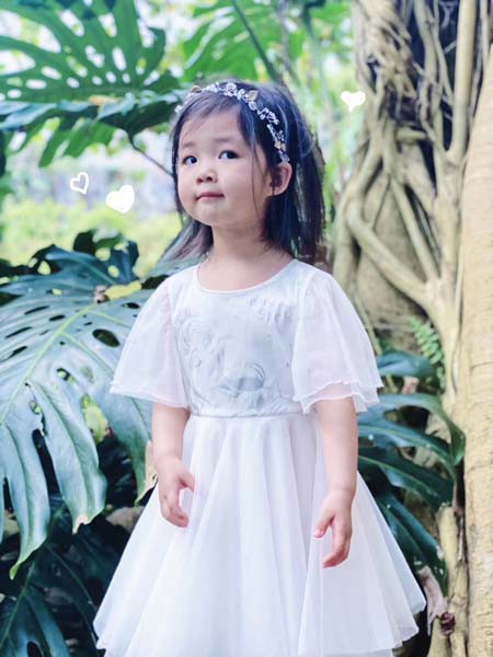 贝甜2022春夏季白色连衣裙