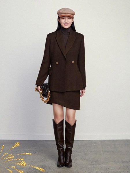 米祖女装2021秋冬季咖啡色西装