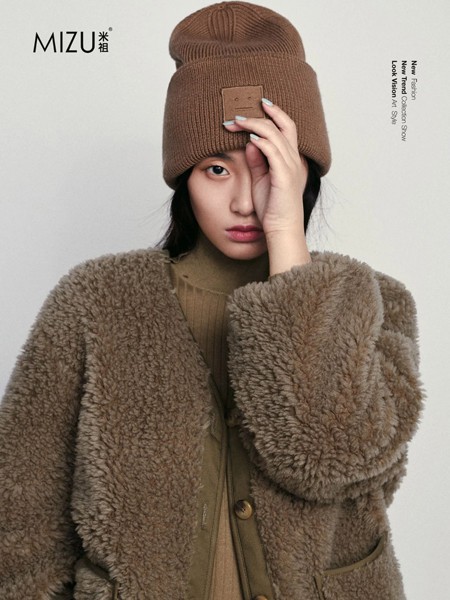 米祖女装2021秋冬季咖啡色大衣