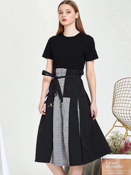 梦妮莎2022春夏季黑色连衣裙