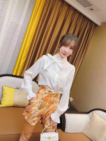 雨珊女装2021秋冬季白色衬衫