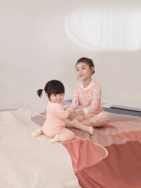 英氏童装2021秋冬季粉色连体裤