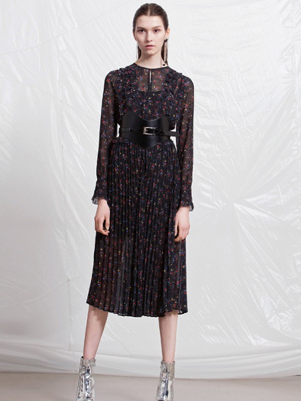 IVYKKI2022春夏季黑色连衣裙