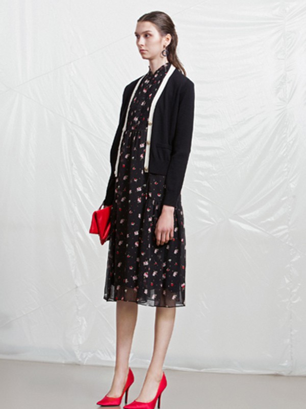 IVYKKI2022春夏季黑色连衣裙