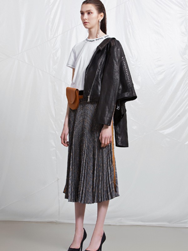 IVYKKI2022春夏季黑色皮衣