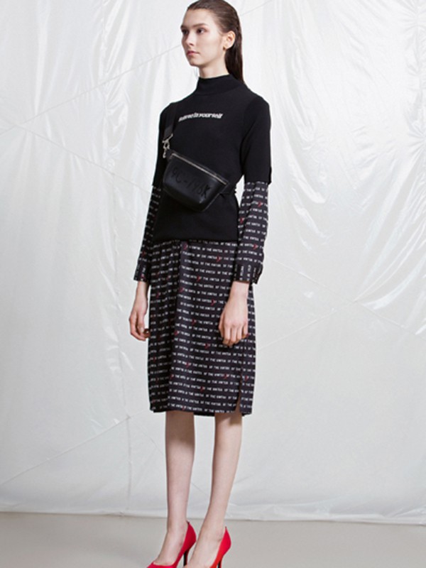 IVYKKI女装2022春夏季黑色T恤