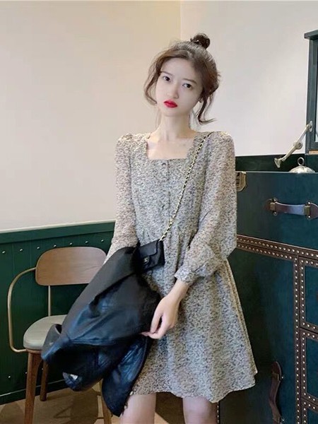 雅奴天使2022春夏季灰色连衣裙