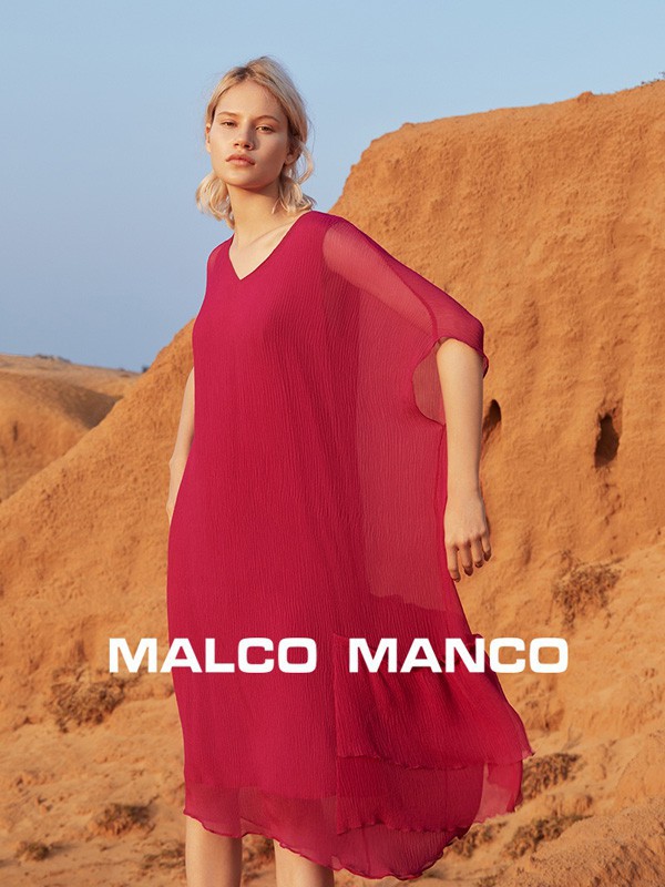 玛可曼可女装2022春夏季粉色连衣裙