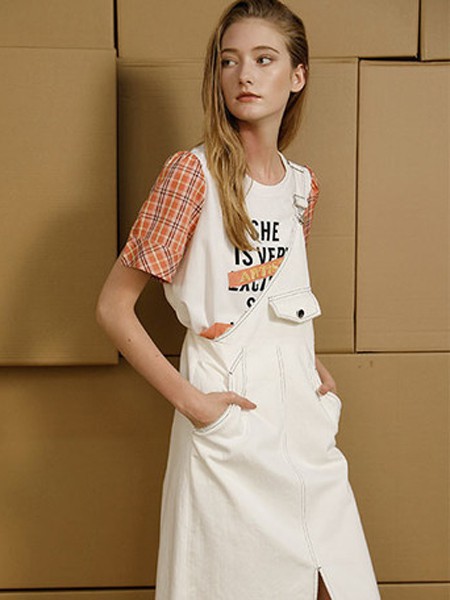 雅芙2022春夏季白色背带裙