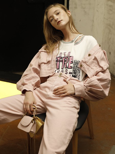 雅芙2022春夏季白色T恤