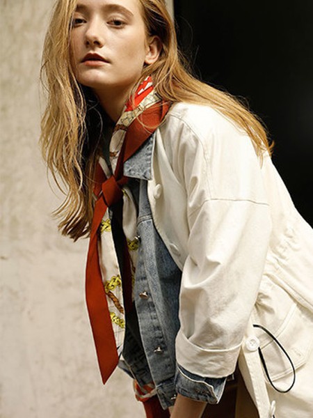 雅芙2022春夏季白色外套